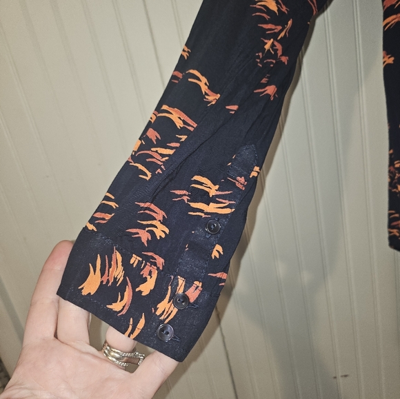 Button down top - Picture 2 of 5